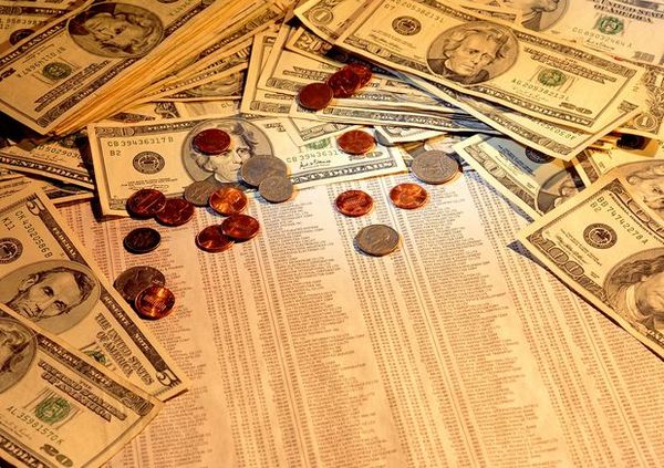 欧元兑美元上涨，技术面与宽松预期推动走势